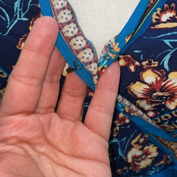 Faux Wrap romper with pockets! New without tags! Bohemian floral - Picture 6 of 6